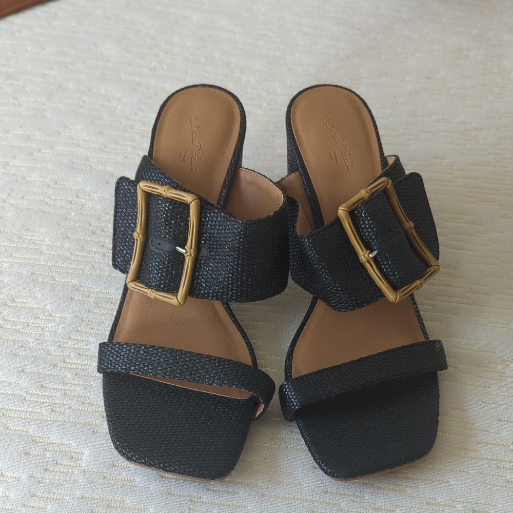 Universal Thread Black Sandals
